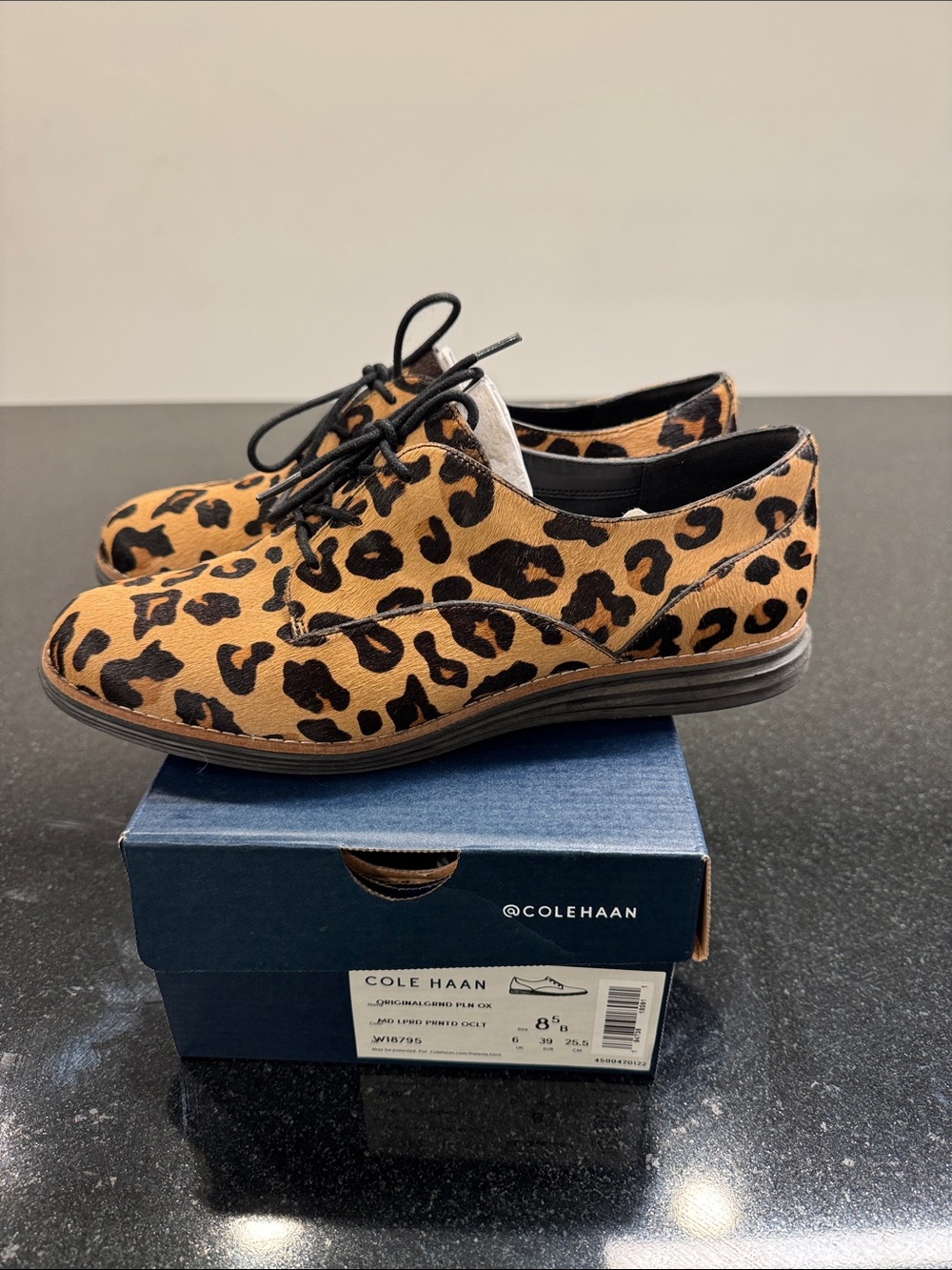 Cole Haan Leopard Print Lace-Up Oxfords in Brown and Black Sz. 8.5B